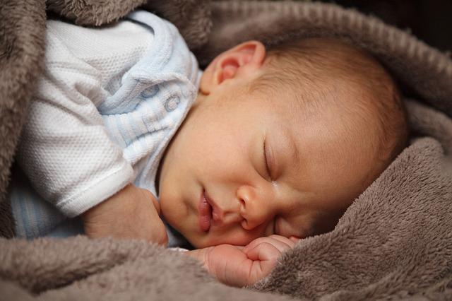 Baby-Blähungen & Drei-Monats-Koliken: Ursachen und Tipps